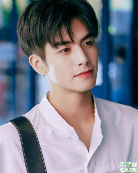 年下直球是什么意思 年下直球什么梗