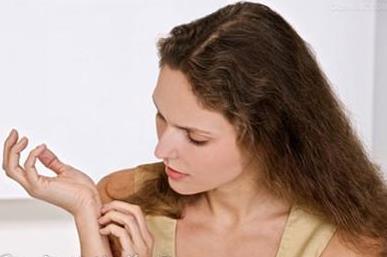 为什么皮肤瘙痒越挠越痒？合理的止痒方法是降低皮肤温度