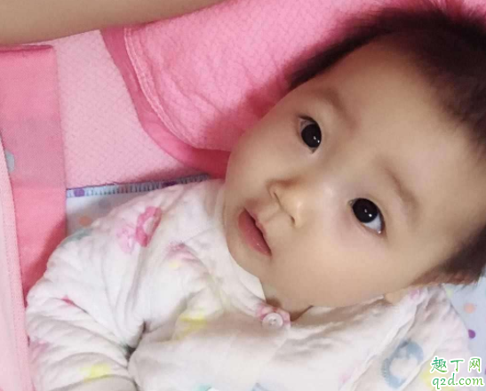 孩子经常眨眼正常吗 宝宝为什么可以长时间不眨眼