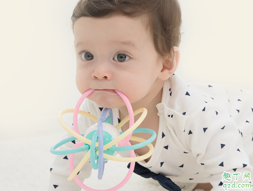 小宝宝需不需要磨牙棒 多大的宝宝用磨牙棒合适