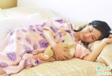 哺乳姿势不当对宝宝有什么影响 哺乳姿势不当对妈妈有什么影响