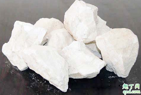 石灰可以杀死新型冠状病毒吗 路上撒石灰可以控制新冠肺炎吗