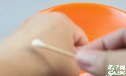 手被油烫伤起泡怎么办 手被油烫伤发红怎么处理