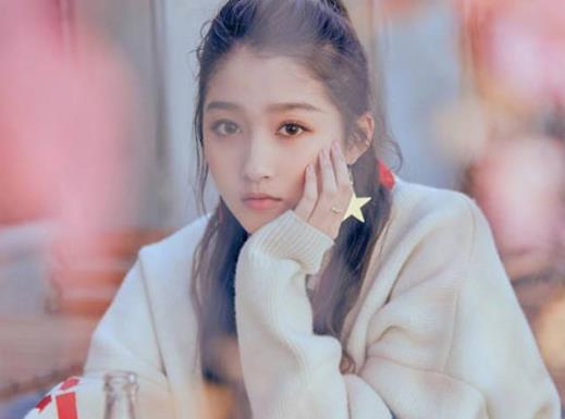 中国十大90后女明星排行榜，郑爽感情一波三折，迪丽热巴美若天仙