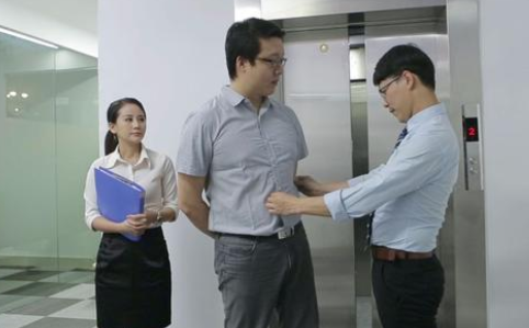 职场讨好领导有必要吗 如何讨好领导喜欢自己