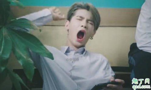 打哈欠下巴脱臼是病吗 为什么打哈欠会掉下巴