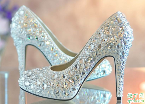 穿高跟鞋会拇外翻吗 拇外翻手术恢复后可以穿高跟鞋吗