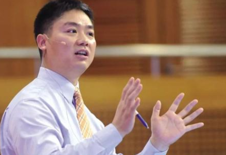 怎么对付只说不做的领导 领导都是不干活只出嘴的吗