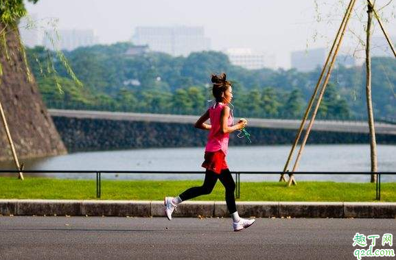 疫情期间可以戴口罩跑步吗 疫情期间可以戴口罩出门散步吗