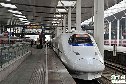 疫情期间坐火车高铁要隔离吗 疫情期间坐飞机要被隔离吗