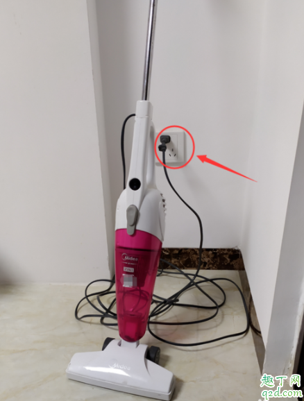 美的吸尘器不吸了怎么办 美的吸尘器怎么打开清理
