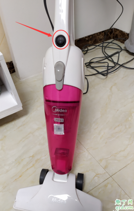 美的吸尘器不吸了怎么办 美的吸尘器怎么打开清理