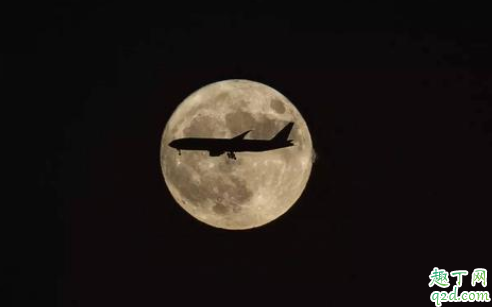 怎么拍建筑物和大月亮 超级大月亮怎么拍的