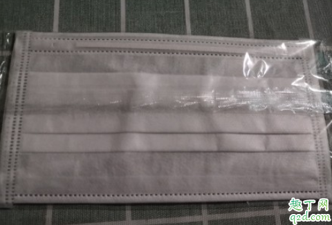 两面都是白色的口罩有用吗 一次性白色口罩的正确戴法