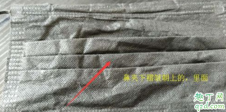 黑色口罩和蓝色口罩哪个好 黑色一次性口罩绳子在里面还是在外面