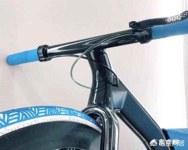 EQT boost与NMD R2哪一款更舒服一些?