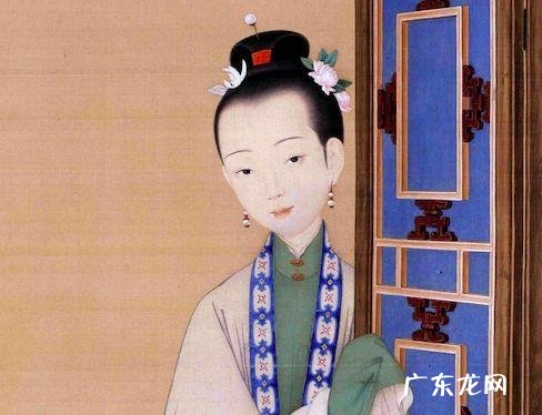 路拍一米五的四千年美女鞠婧祎长这样，而她用穿搭艳压大长腿名模