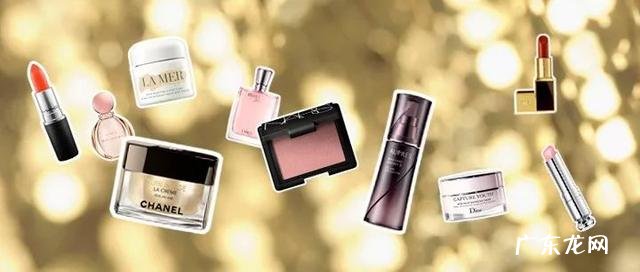 路拍一米五的四千年美女鞠婧祎长这样，而她用穿搭艳压大长腿名模