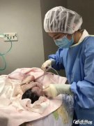 产后出月了，肚子还是很大怎么办还在哺乳，怎么样安全瘦下去