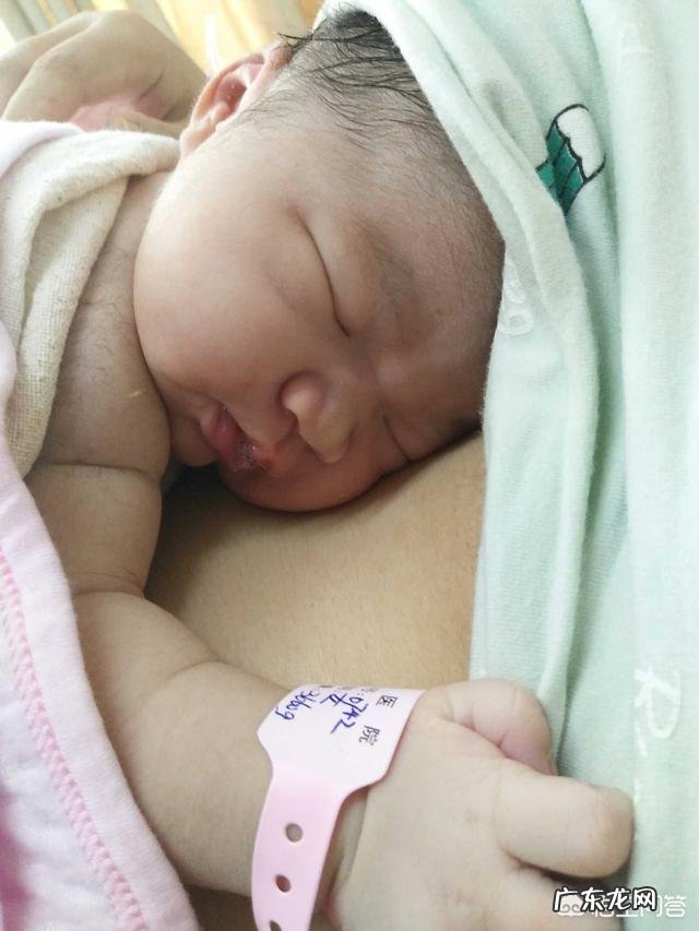 产后出月了,肚子还是很大怎么办还在哺乳,怎么样安全瘦下去