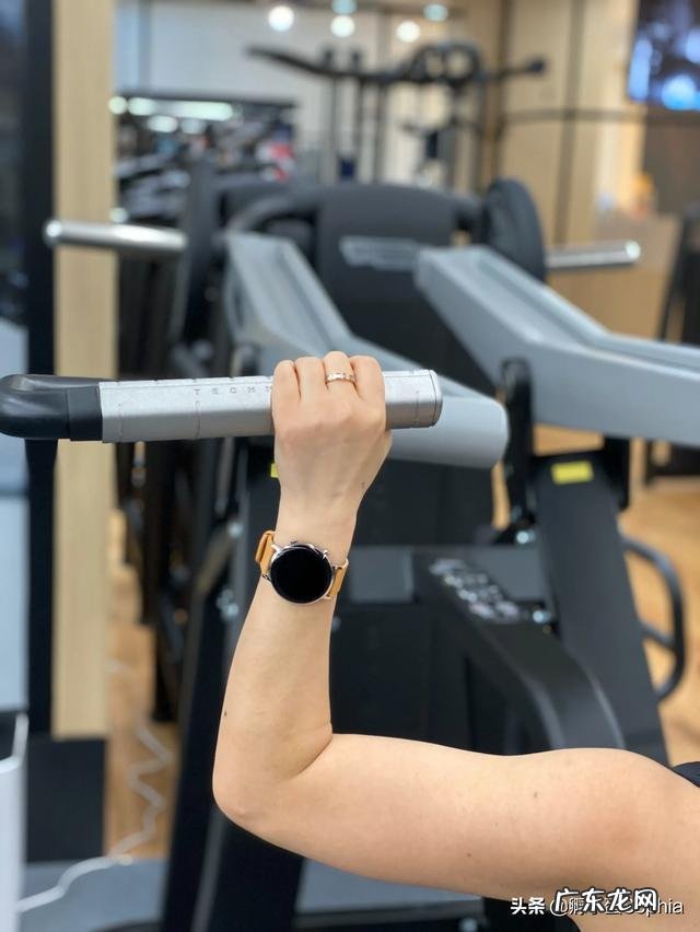 对于瘦弱体质的人来说，有氧运动和力量锻炼该如何结合进行？