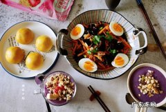 周六的早餐不马虎，鲜亮看着好心情，吃着开心舒坦，做法特别简单