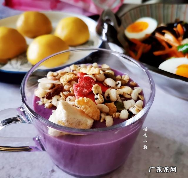 周六的早餐不马虎，鲜亮看着好心情，吃着开心舒坦，做法特别简单