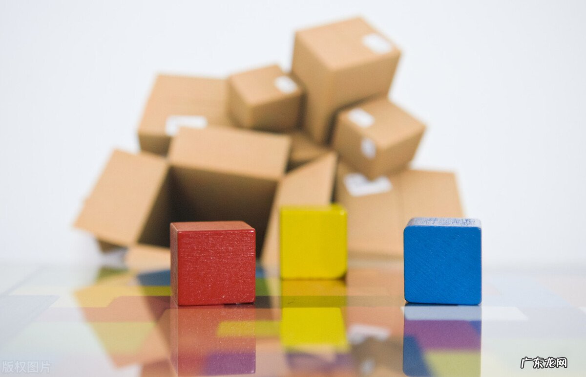 快递公司回应快递单上现广告：商家广告 不用理会