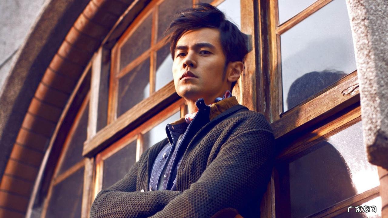 周杰伦新歌被质疑抄袭是真的吗?周杰伦霸气回应,亲授音乐课澄清