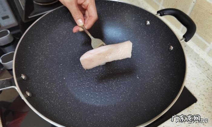 雪平锅开锅方法,新买的锅怎么开?