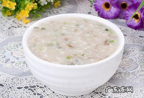 小狗嘴巴流粘液不用餐