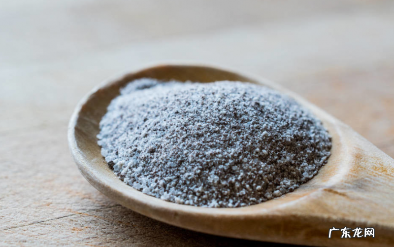 三个月博美拉肚子乳白色的水一样