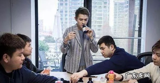 口红一哥李佳琦 口红一哥成功原因