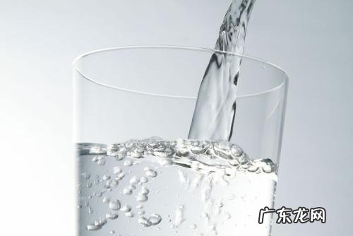 小狗一直滴尿吃什么中药