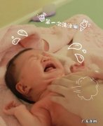 孕前小蛮腰，产后似肉包，腹直肌分离到底是怎么回事