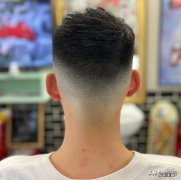 6款人气极高男士发型  男士留什么发型好看