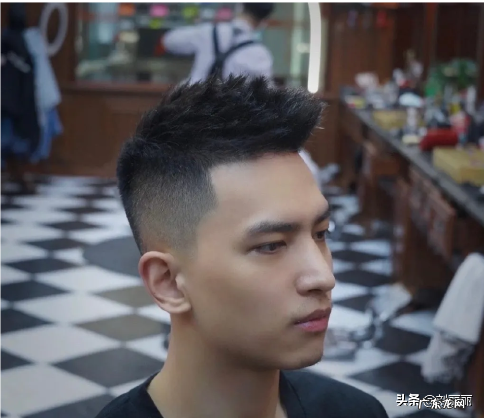 6款人气极高男士发型  男士留什么发型好看