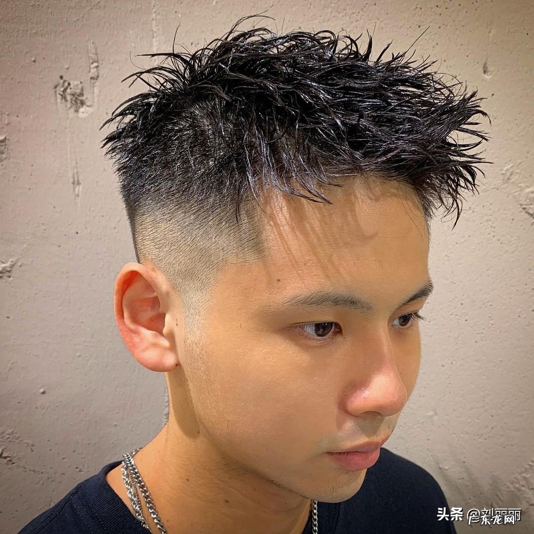 6款人气极高男士发型  男士留什么发型好看