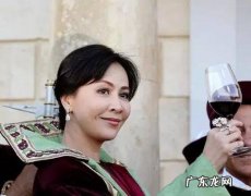 刘嘉玲开网店卖红酒，月订单高达25万瓶