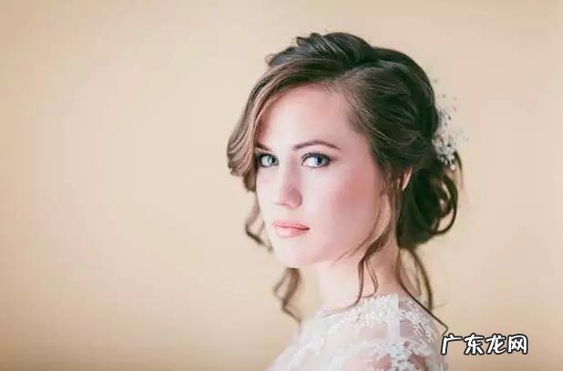 婚礼跟妆师怎么安排?在哪里找?