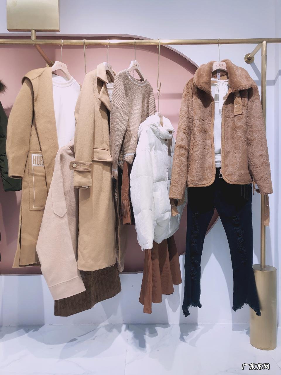 汉正街品牌服饰批发广场营业时间(汉正街路线地址和批发流程）