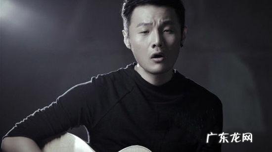 鄢手骐在场上的表现堪称噩梦,为何教练杨鸣还坚持用他呢?