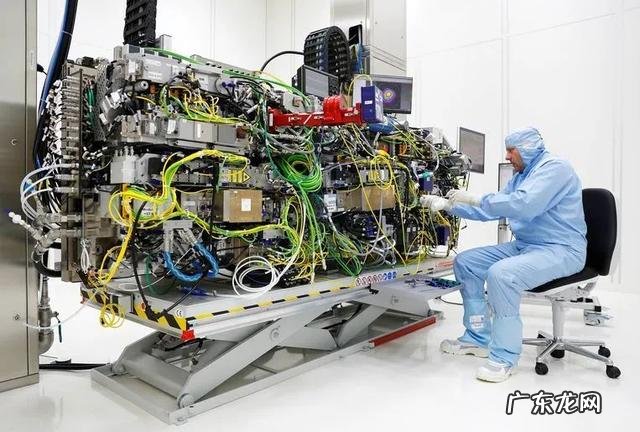 黄峥之前是干什么的？为什么能成功？