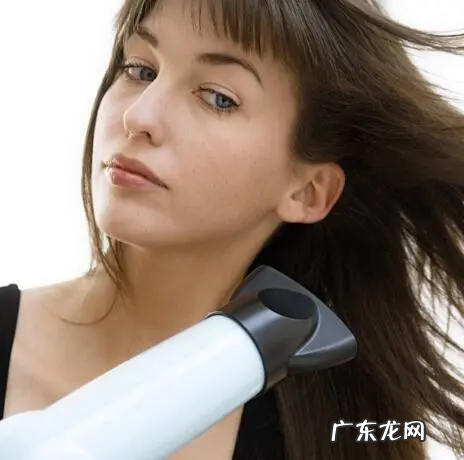 长期用吹风机吹头发好不好?会有什么危害么?