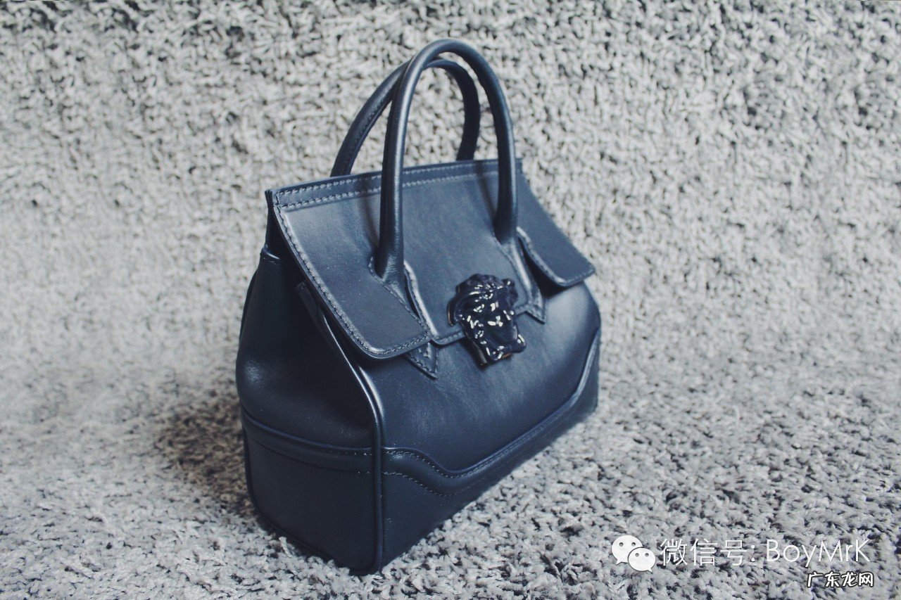 范思哲手袋实物测评 范思哲女包怎么样
