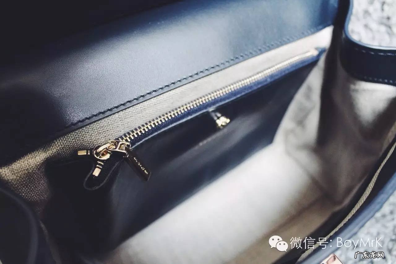 范思哲手袋实物测评 范思哲女包怎么样