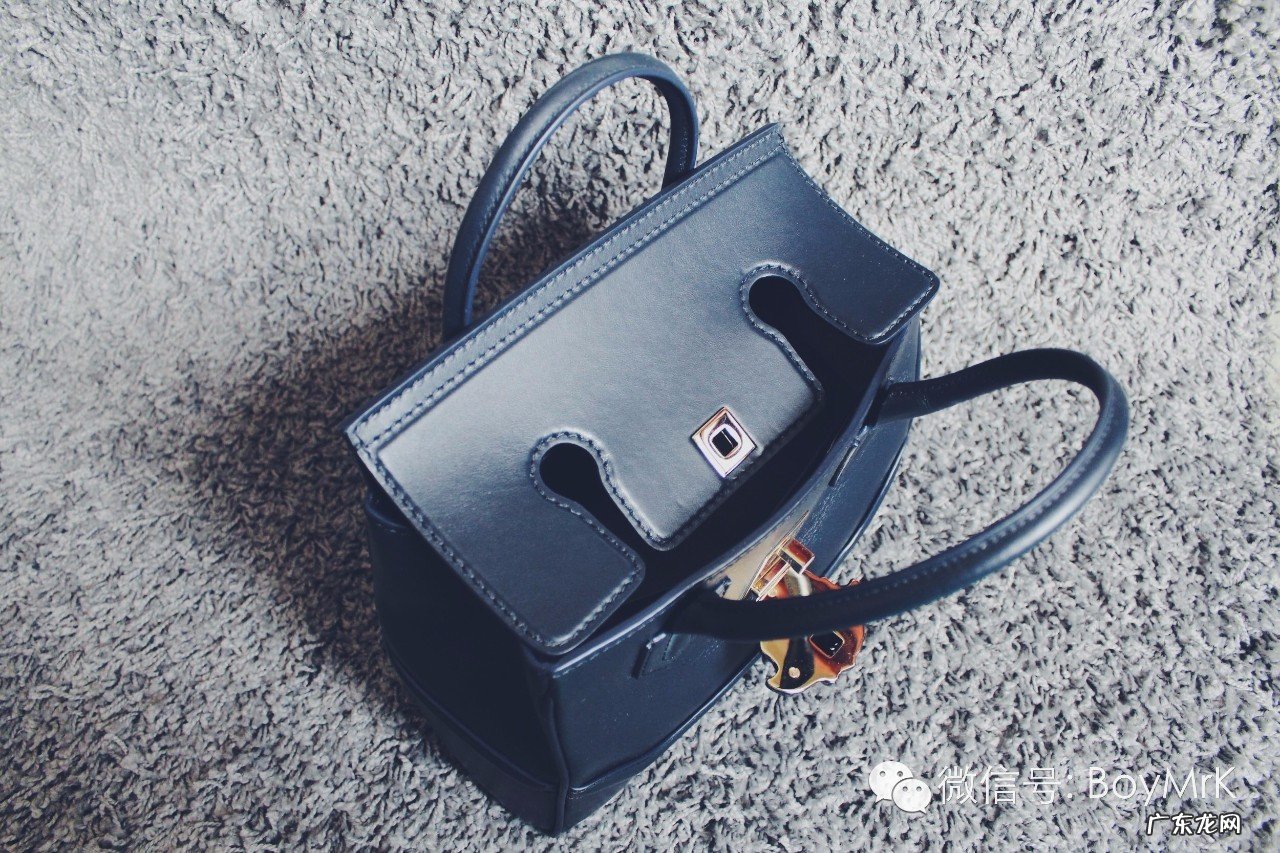 范思哲手袋实物测评 范思哲女包怎么样