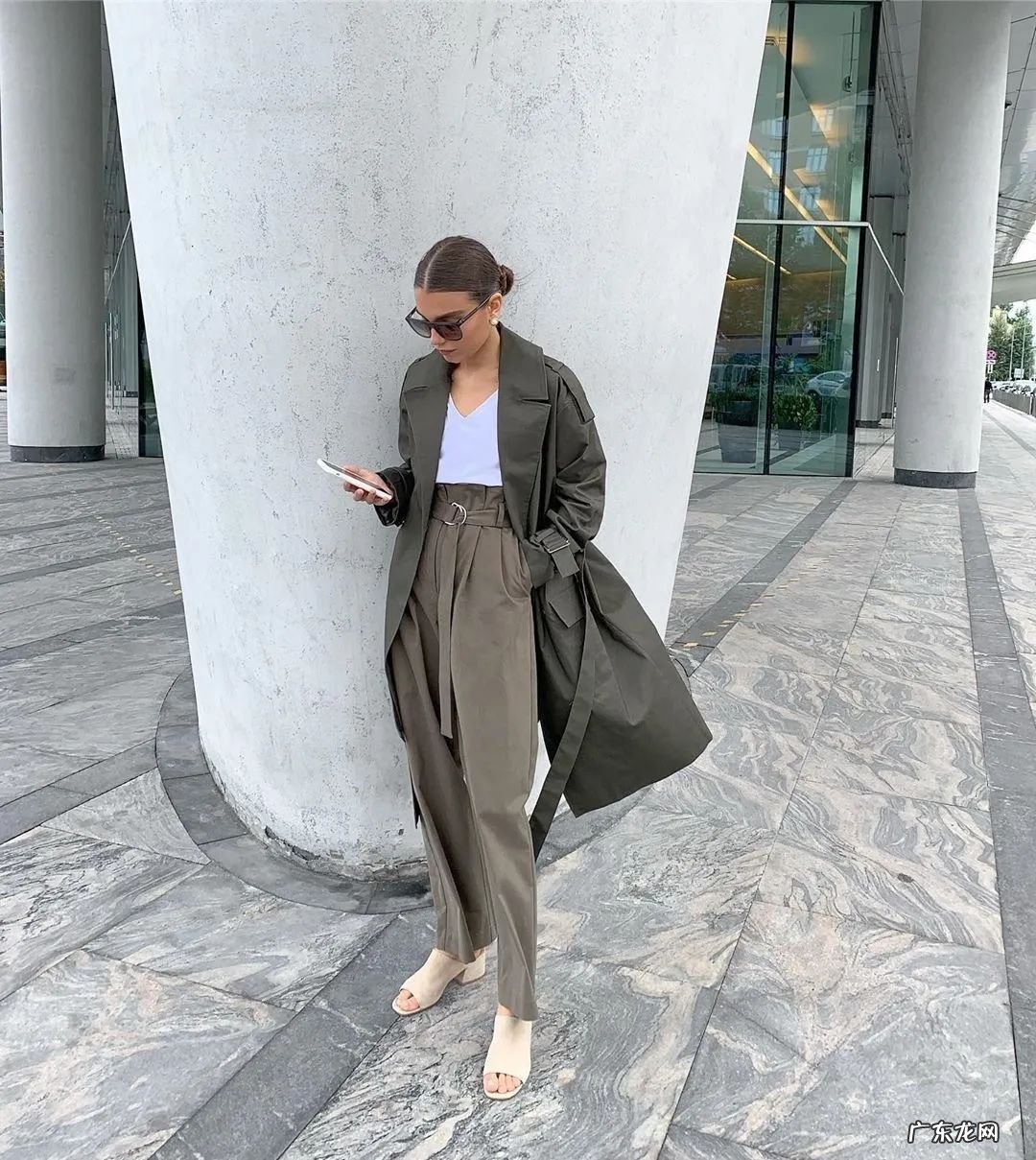 一件风衣的4种搭法 风衣怎么搭配好看