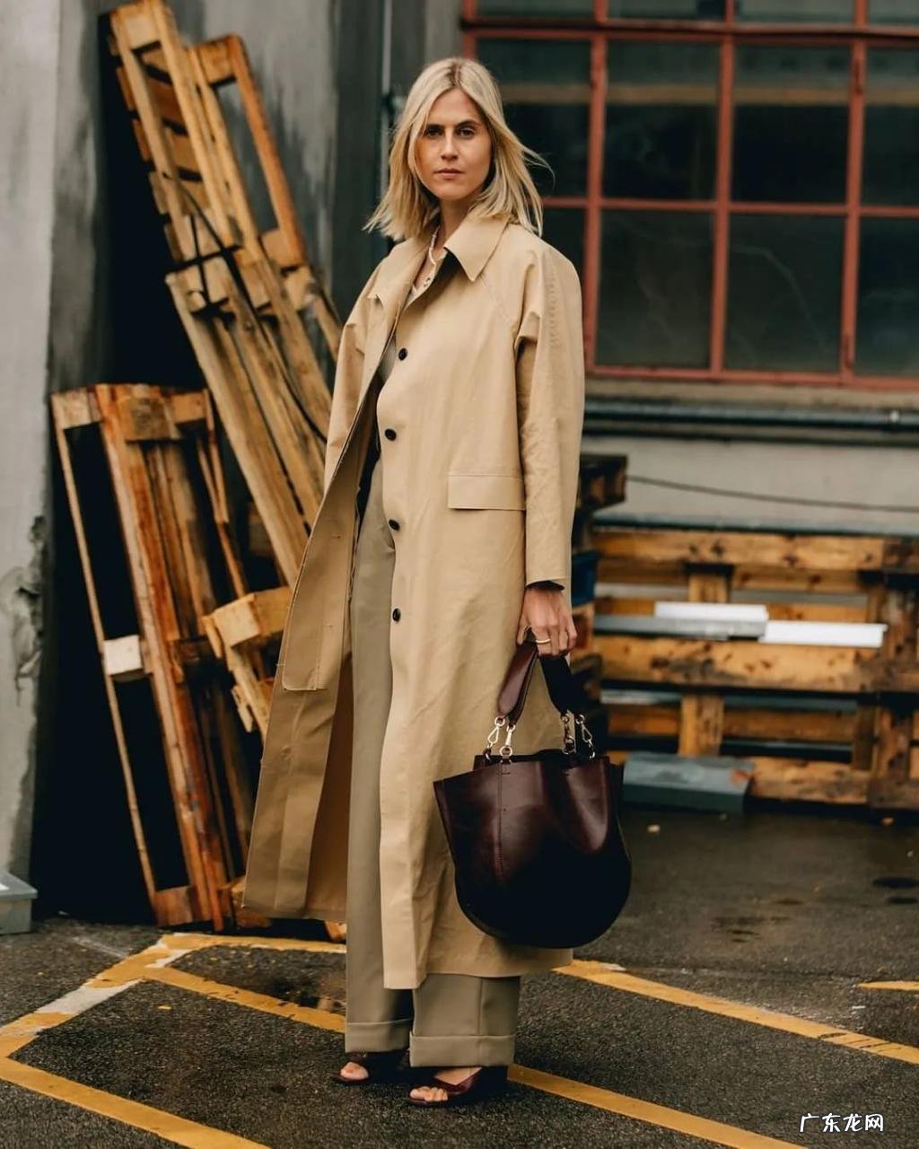 一件风衣的4种搭法 风衣怎么搭配好看