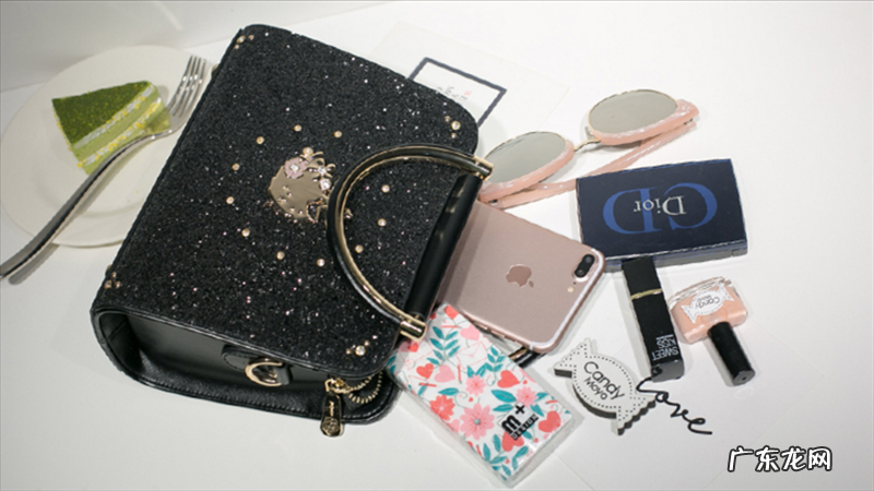 适合学生党的包包店 花心小铺的包包好不好